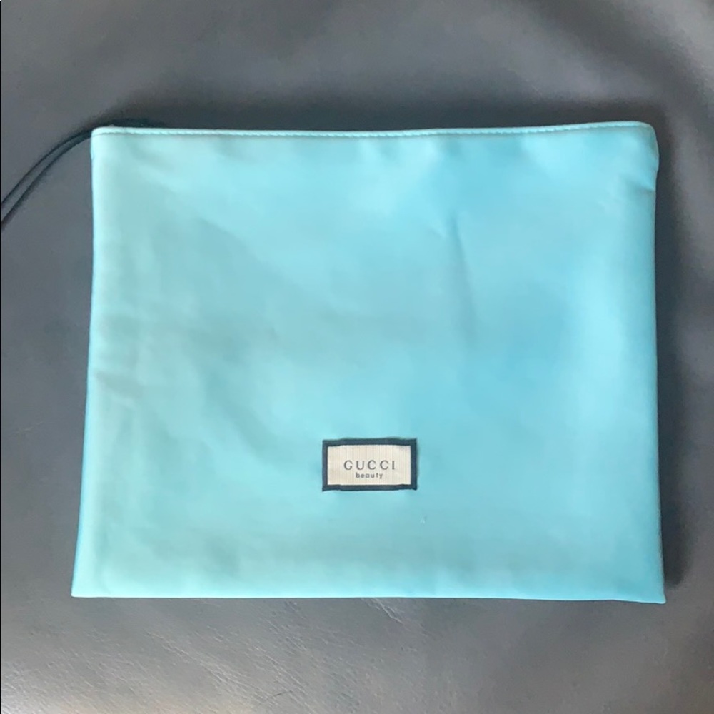 Gucci Silk Cosmetics Pouch new without tag